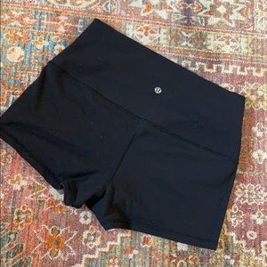 Lululemon Black Shorts 🤍🍋